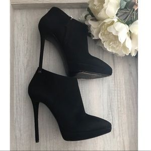 Gently used Giuseppe Zanotti Suede Booties